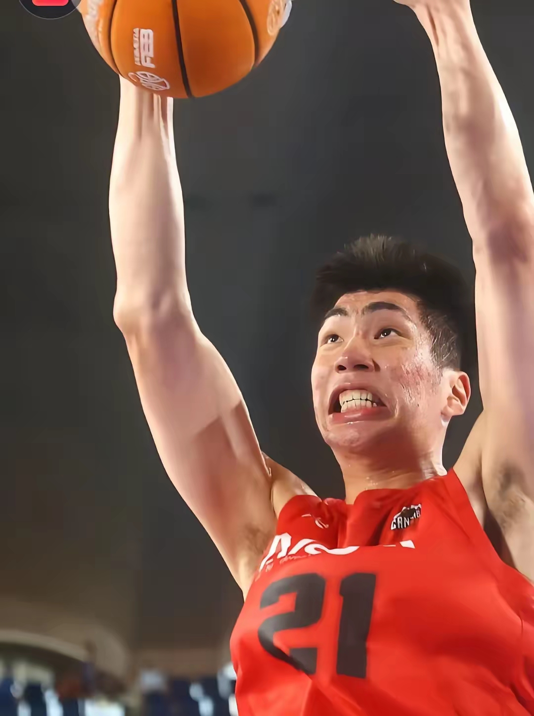 9体育-集结日马赛备战CBA季后赛；队长鼓劲细节曝光；话题不断；训练强度明显提升